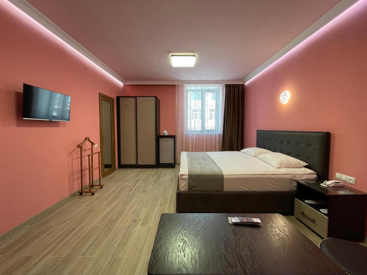 Central Hotel Gyumri Eksteriør bilde